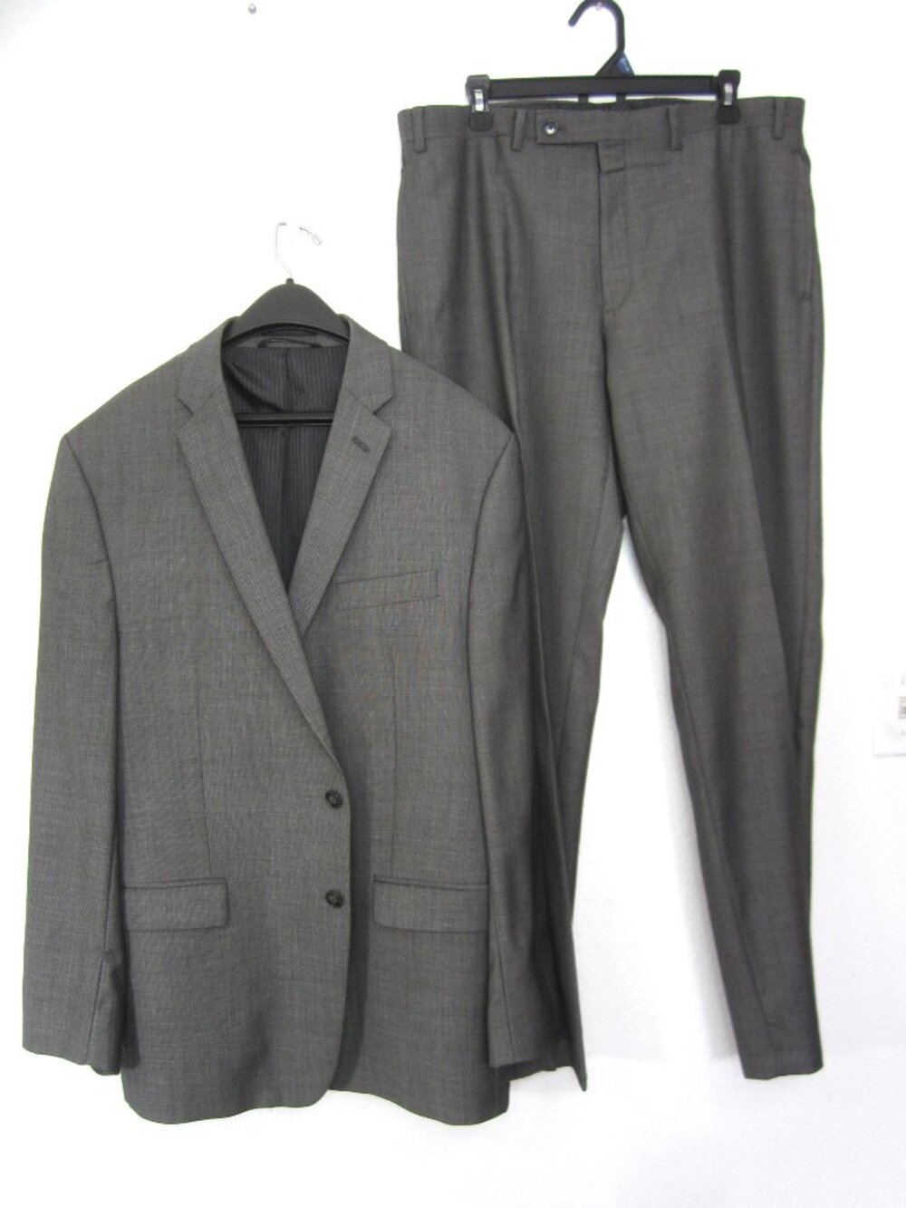 Calvin Klein Mens 44R Slim Fit Gray Wool Suit Jacket Two Button 36x31 Pants Flat